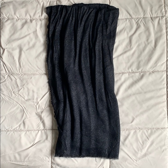 Scarf - Picture 1 of 2